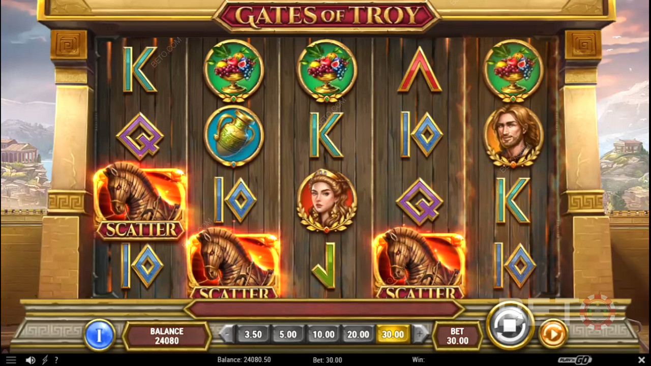 3 o más Scatters otorgarán Tiradas Gratis en el juego de casino Gates of Troy.