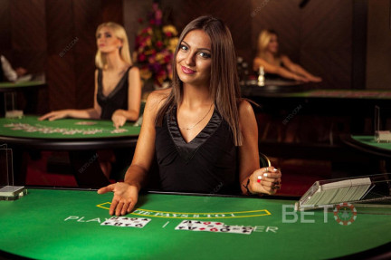 Ponga a prueba sus habilidades en un casino de blackjack online. Juega al Blackjack contra crupieres reales.