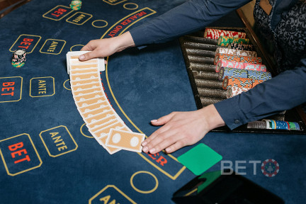 Algunos casinos ofrecen variantes sin comisión de juego.